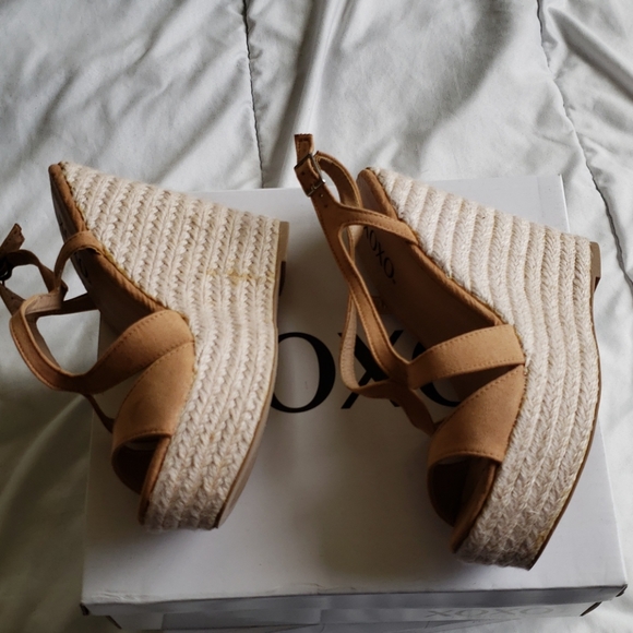 XOXO wedges NIB - Picture 3 of 4